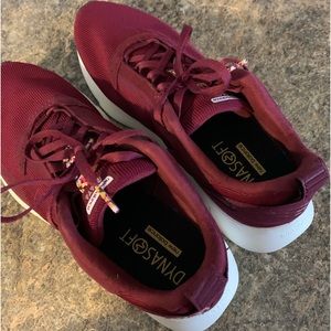 Women’s New Balance sneakers